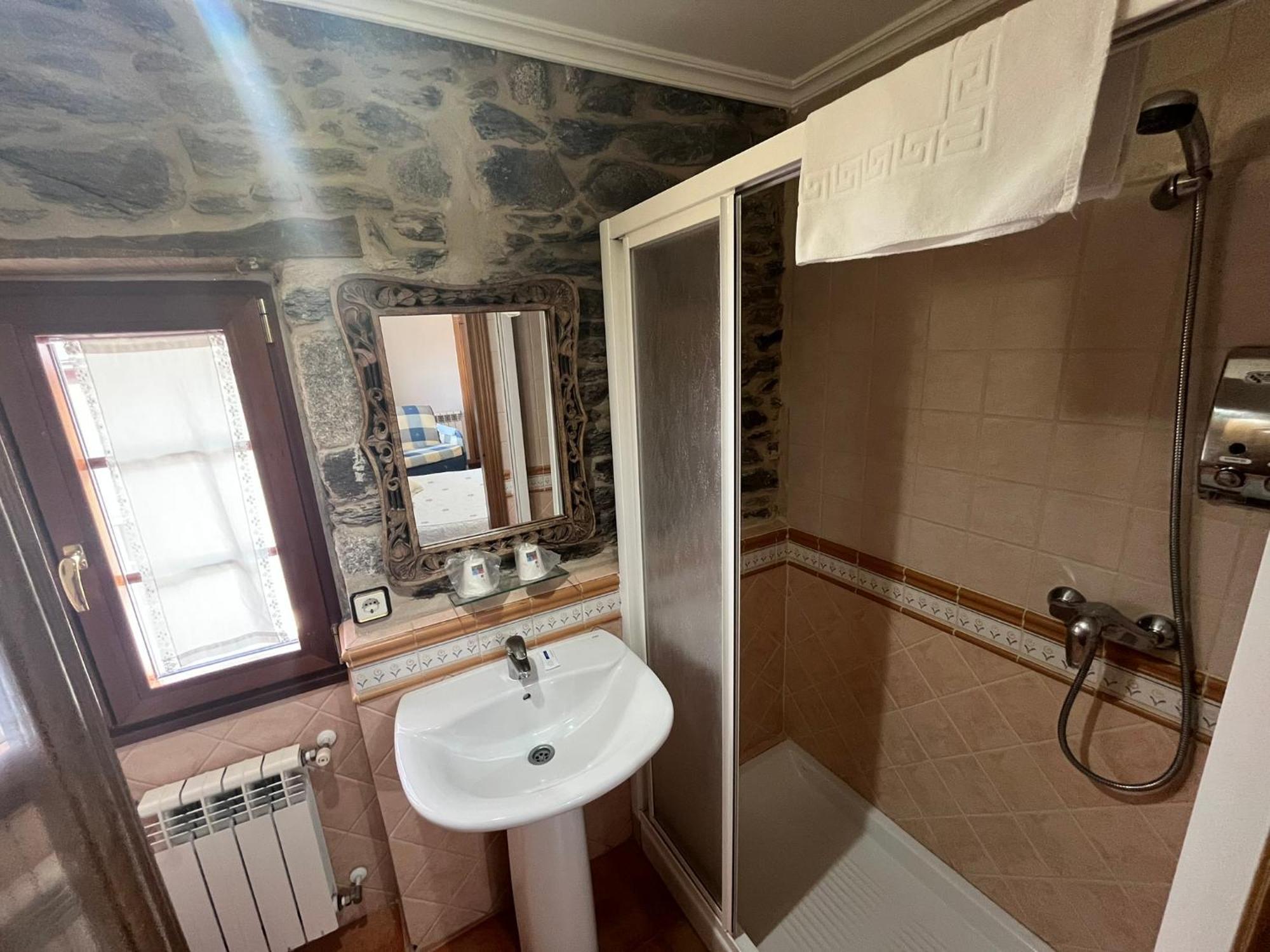 Hotel Caldelas Sacra-Pension Rustica 3 Estrellas Castro Caldelas Εξωτερικό φωτογραφία